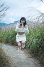日向坂46東村芽依「見つけた」より。(c)藤本和典 / 白夜書房