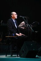 小椋佳「余生、もういいかい」埼玉・戸田市文化会館公演の様子。