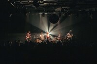 「フレンズ -Superb TOUR 2022-」東京・LIQUIDROOM公演の様子。（Photo by Ray Otabe）