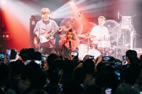 「フレンズ -Superb TOUR 2022-」東京・LIQUIDROOM公演の様子。（Photo by Ray Otabe）