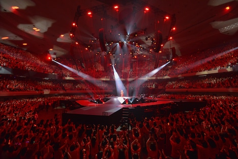 藤井フミヤ「RED PARTY」の様子。（撮影：三浦憲治 / チームライトサム）