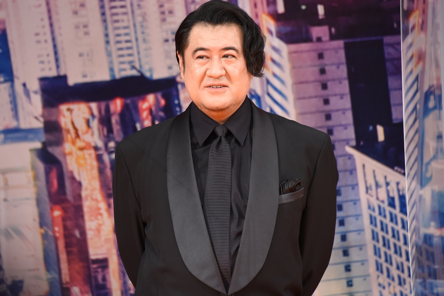 小手伸也