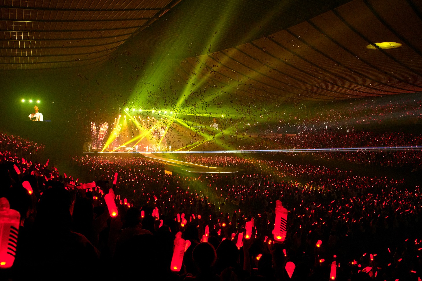 「iKON JAPAN TOUR 2022～FLASHBACK～」東京・国立代々木競技場第一体育館公演の様子。