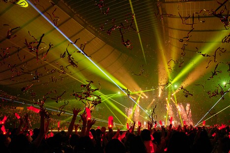 「iKON JAPAN TOUR 2022～FLASHBACK～」東京・国立代々木競技場第一体育館公演の様子。