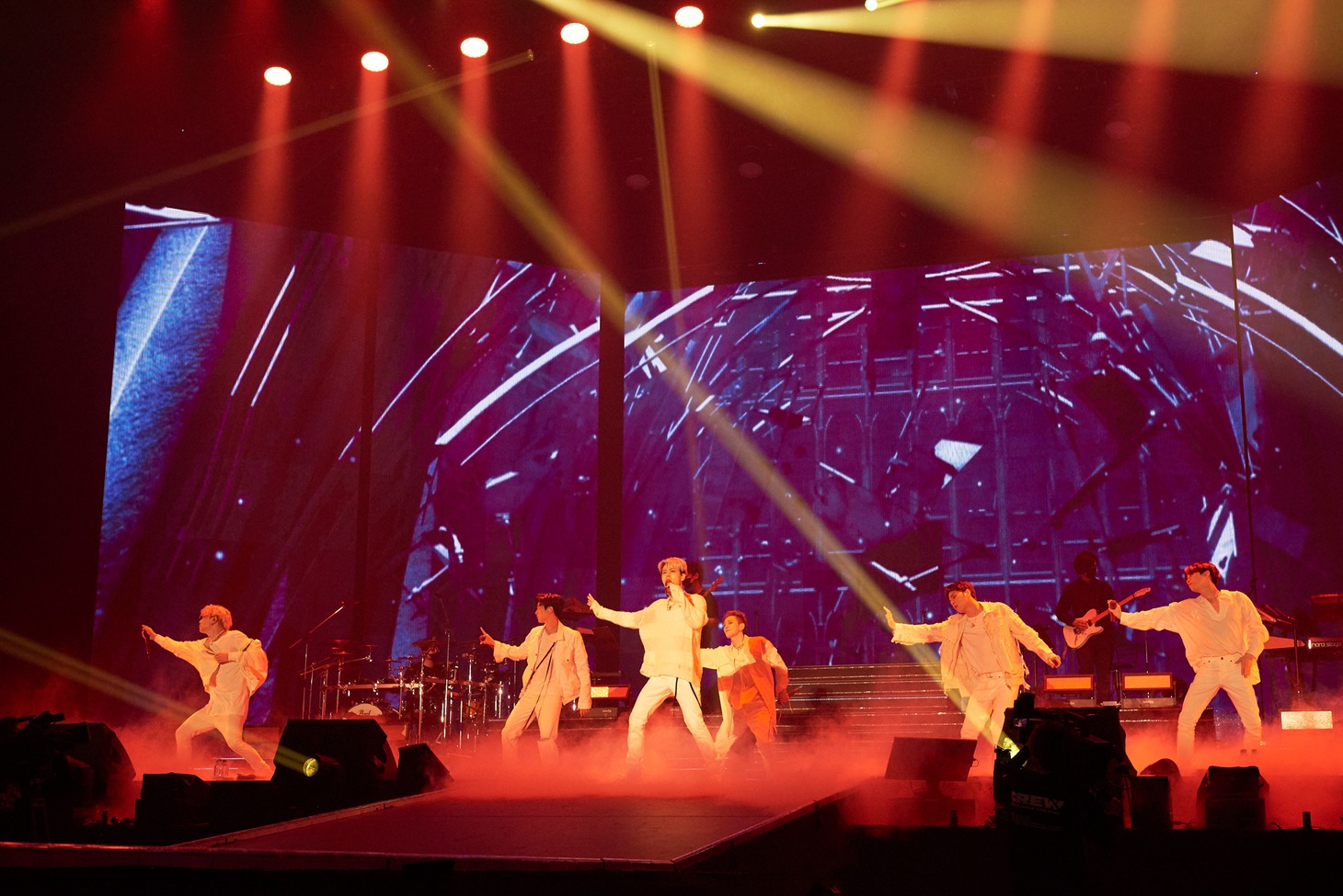 「iKON JAPAN TOUR 2022～FLASHBACK～」東京・国立代々木競技場第一体育館公演の様子。