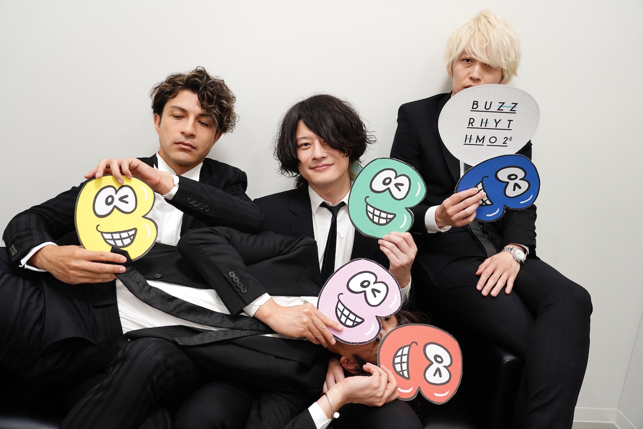 [Alexandros]に「バズリズム02」が密着、トラックダウン現場で“ある事件”