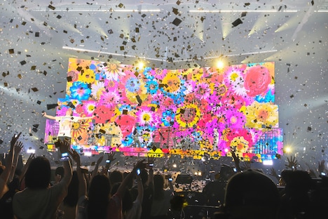 「Mrs. GREEN APPLE ARENA SHOW “Utopia” supported by PIA 50th Anniversary」の様子。（撮影：上飯坂一）