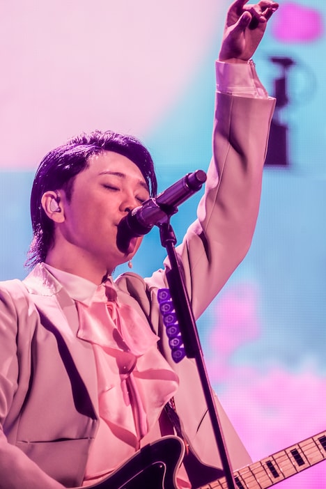 大森元貴（Vo, G）（撮影：上飯坂一）