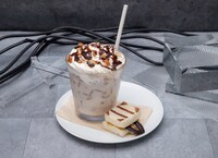 「ピーナツバター・イン・トランク＆アーモンド バナーナー！」