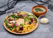 「その日野菜の気まぐれリングサラダ」(スープ付き)