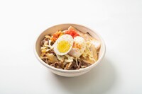 ニューヨーク 嶋佐考案 究極の水うま牛豚丼～日清やみつきオイル　ごま油にんにくをかけて～