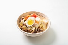 ニューヨーク 嶋佐考案 究極の水うま牛豚丼～日清やみつきオイル　ごま油にんにくをかけて～