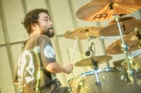 佐藤栄太郎（Dr）（撮影：鳥居洋介）