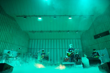 indigo la End（撮影：鳥居洋介）