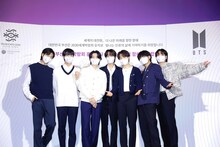 「2030釜山国際博覧会」の広報大使委嘱式に出席したBTS。(P)&(C)BIGHIT MUSIC