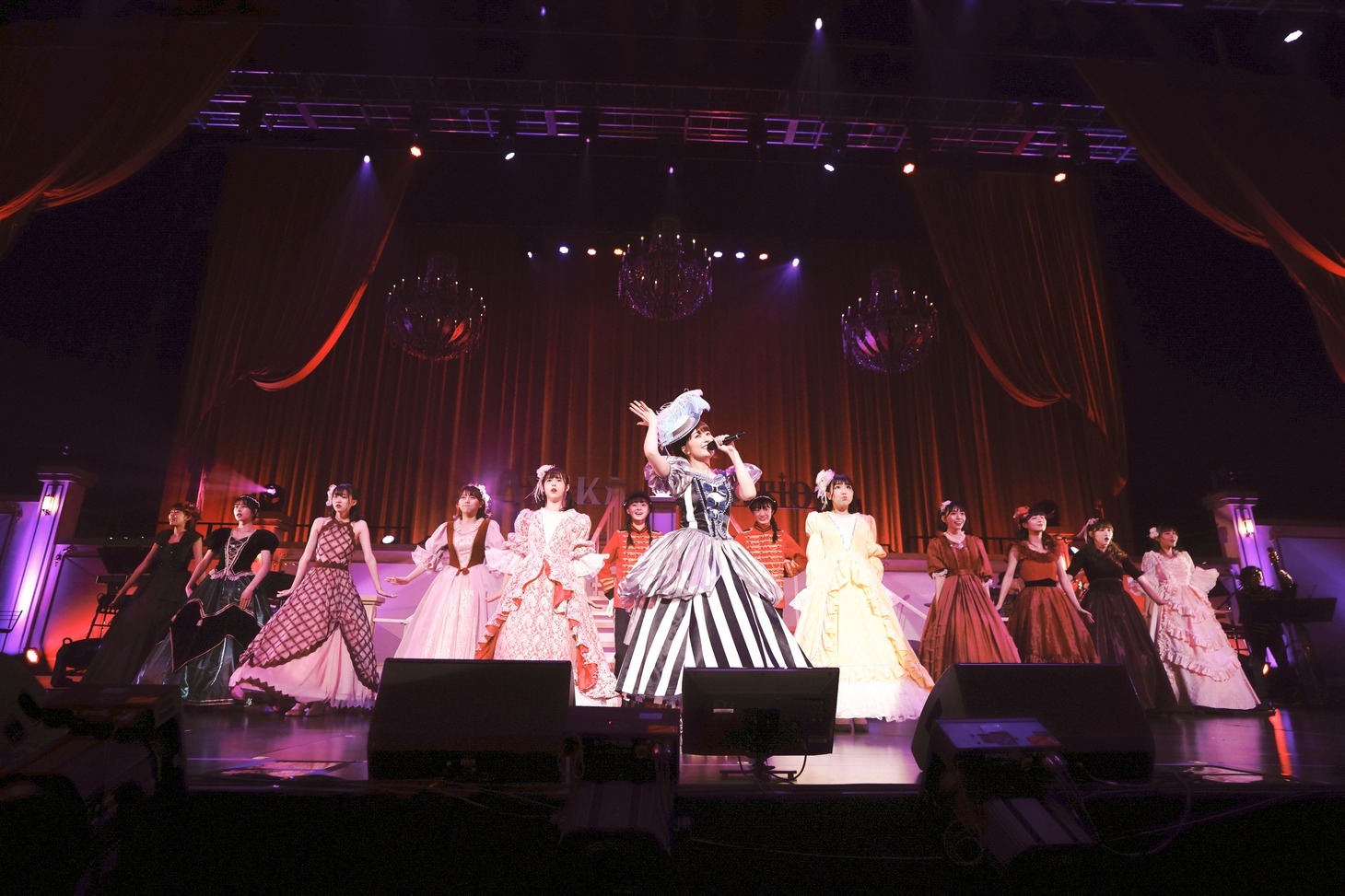 佐々木彩夏「AYAKA NATION 2022 in TOKYO GARDEN THEATER」の様子。（撮影：上飯坂一）