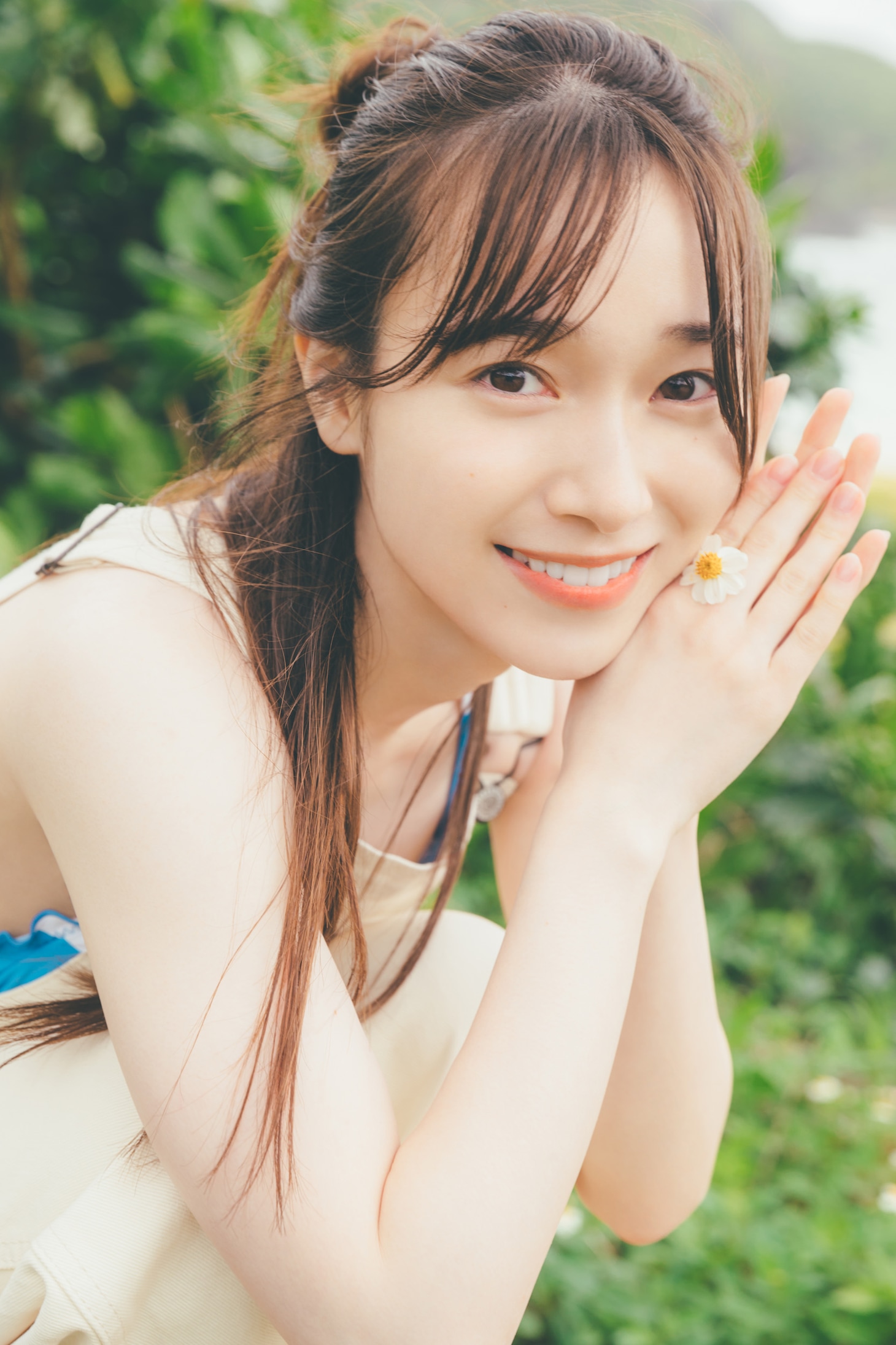 守屋麗奈「笑顔のグー、チョキ、パー」より。（撮影：東京祐）
