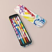 物販コーナーで販売される、「D'FESTA」Artist paintingボールペンセット。(c)DISPATCH