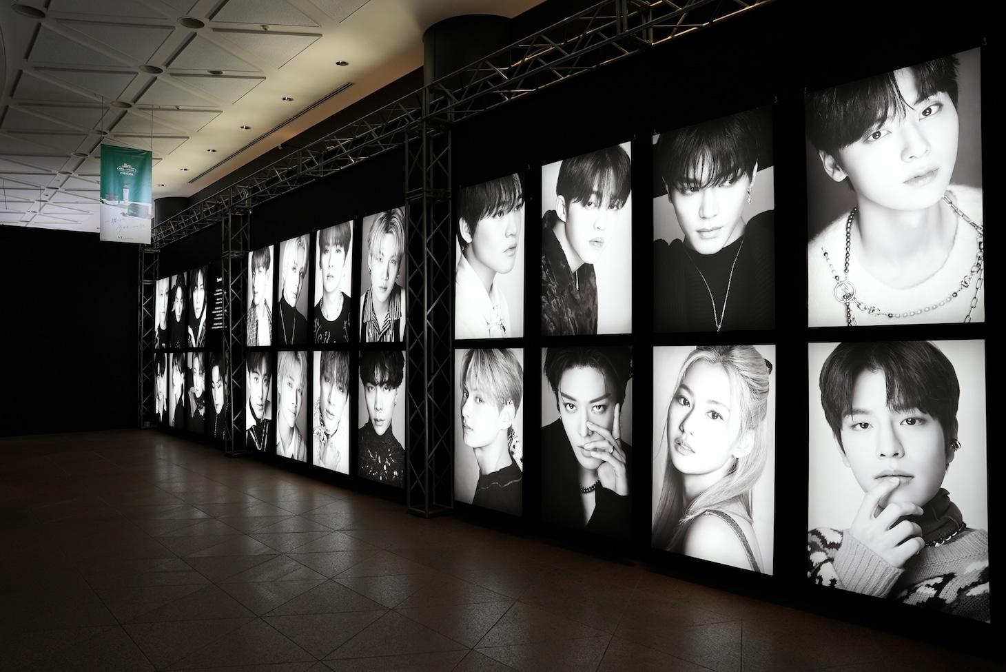 「EXHIBITION」コーナーの様子。