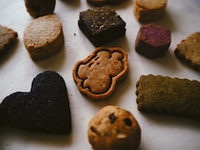 カネコアヤノ×A'bakeコラボクッキーのイメージ。