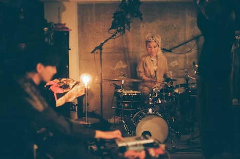 「Yuna × Shuta Nishida Live at W/M basement」より。（Photo by Kana Tarumi）