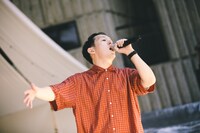 高城晶平（Vo, Flute, G）（撮影：三浦知也）