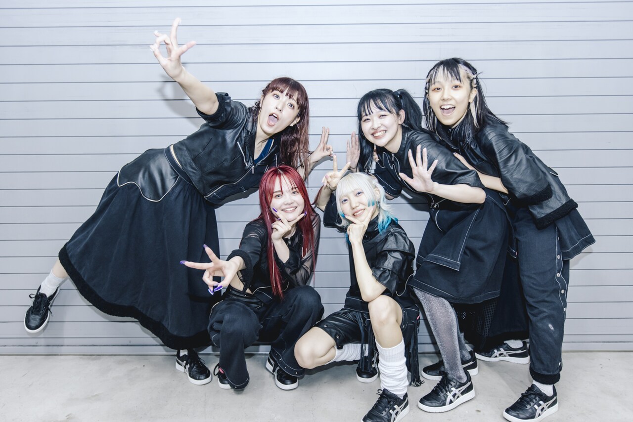 ロックアイドルPIGGS PIGGS | Skream! インタビュー 邦楽ロック・洋楽ロック ポータル