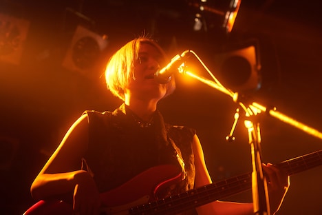 みと（B / 黒子首）（撮影：森川亮太）