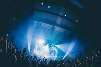 マハラージャン「レッツ・ターバン！」東京・LINE CUBE SHIBUYA（渋谷公会堂）公演の様子。（撮影：西槇太一）