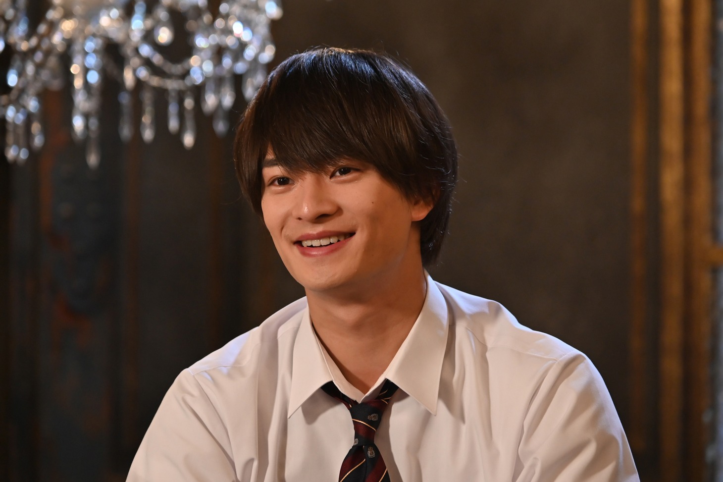 浮所飛貴演じる片切友一。(c)山口ミコト・佐藤友生 / 講談社 / テレビ朝日・ジェイ・ストーム