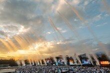 日向坂46「W-KEYAKI FES. 2022」の様子。（撮影：上山陽介）