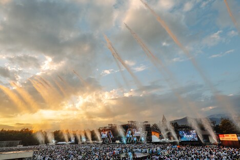 日向坂46「W-KEYAKI FES. 2022」の様子。（撮影：上山陽介）