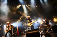 「J 25th Anniversary Special Live PYROMANIA 2022 -pyromania is back-」の様子。（Photo by KEIKO TANABE）
