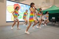 OKI.7STARSのデビューイベント「めんそーれ！オキナナの夏」の様子。（提供：タワーレコード）