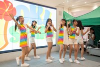 OKI.7STARSのデビューイベント「めんそーれ！オキナナの夏」の様子。（提供：タワーレコード）