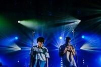 左から石崎ひゅーい、菅田将暉（撮影：鈴木友莉）