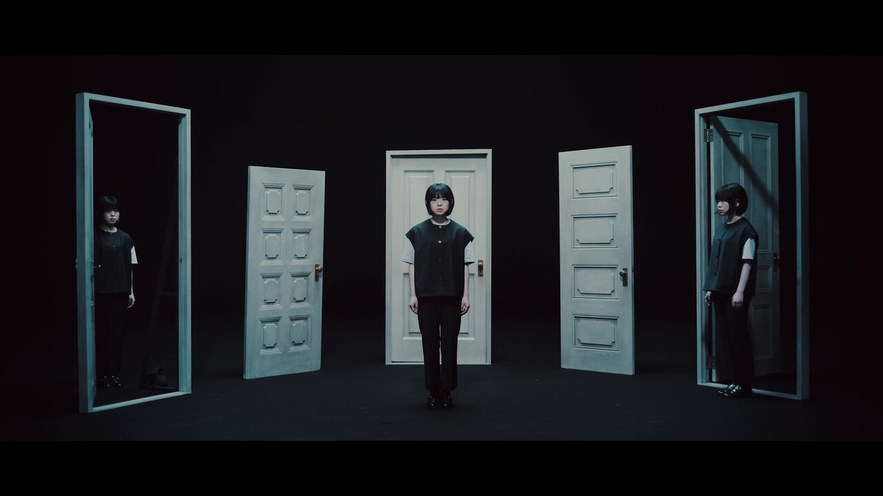 リーガルリリー、たかはしほのかが食べては吐き出すMV公開（動画