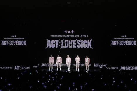 「TOMORROW X TOGETHER WORLD TOUR＜ACT : LOVE SICK＞IN U.S.」アメリカ・MICROSOFT THEATER公演の様子。(P)&(C)BIGHIT MUSIC