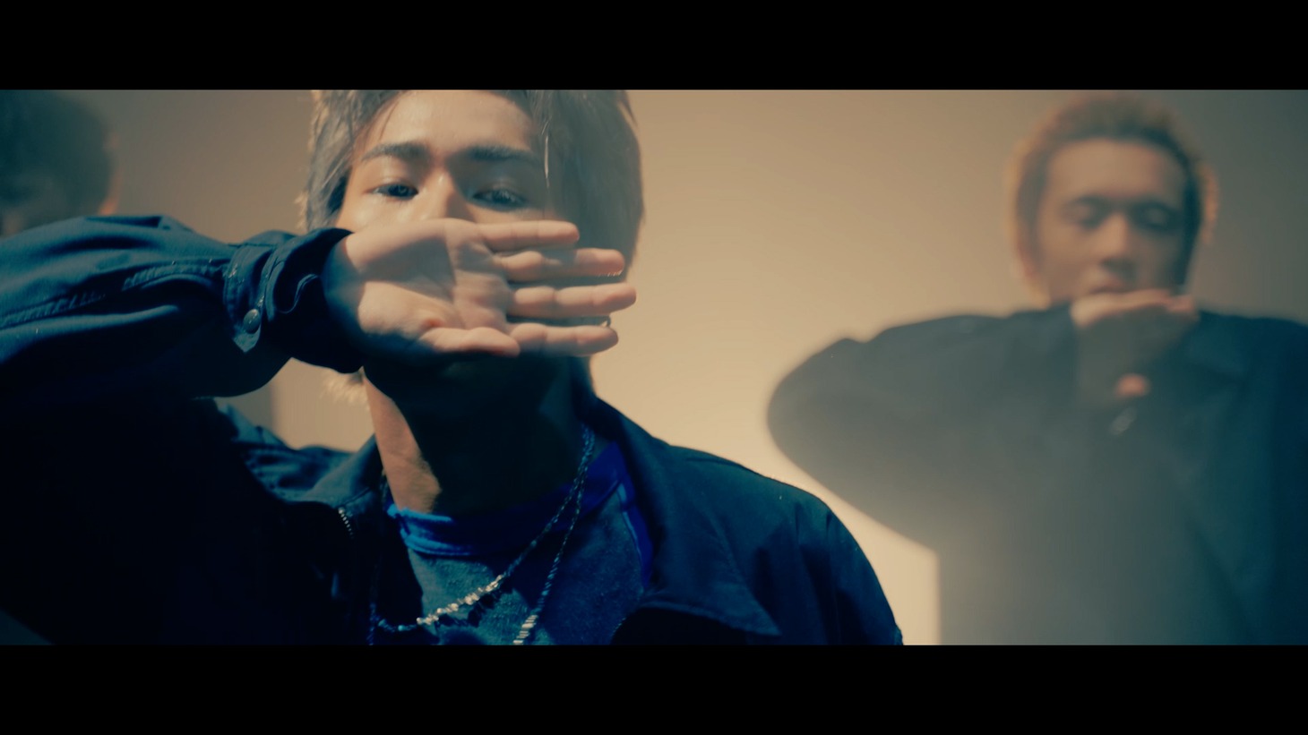 Ayumu Imazu「Over You」ミュージックビデオより。