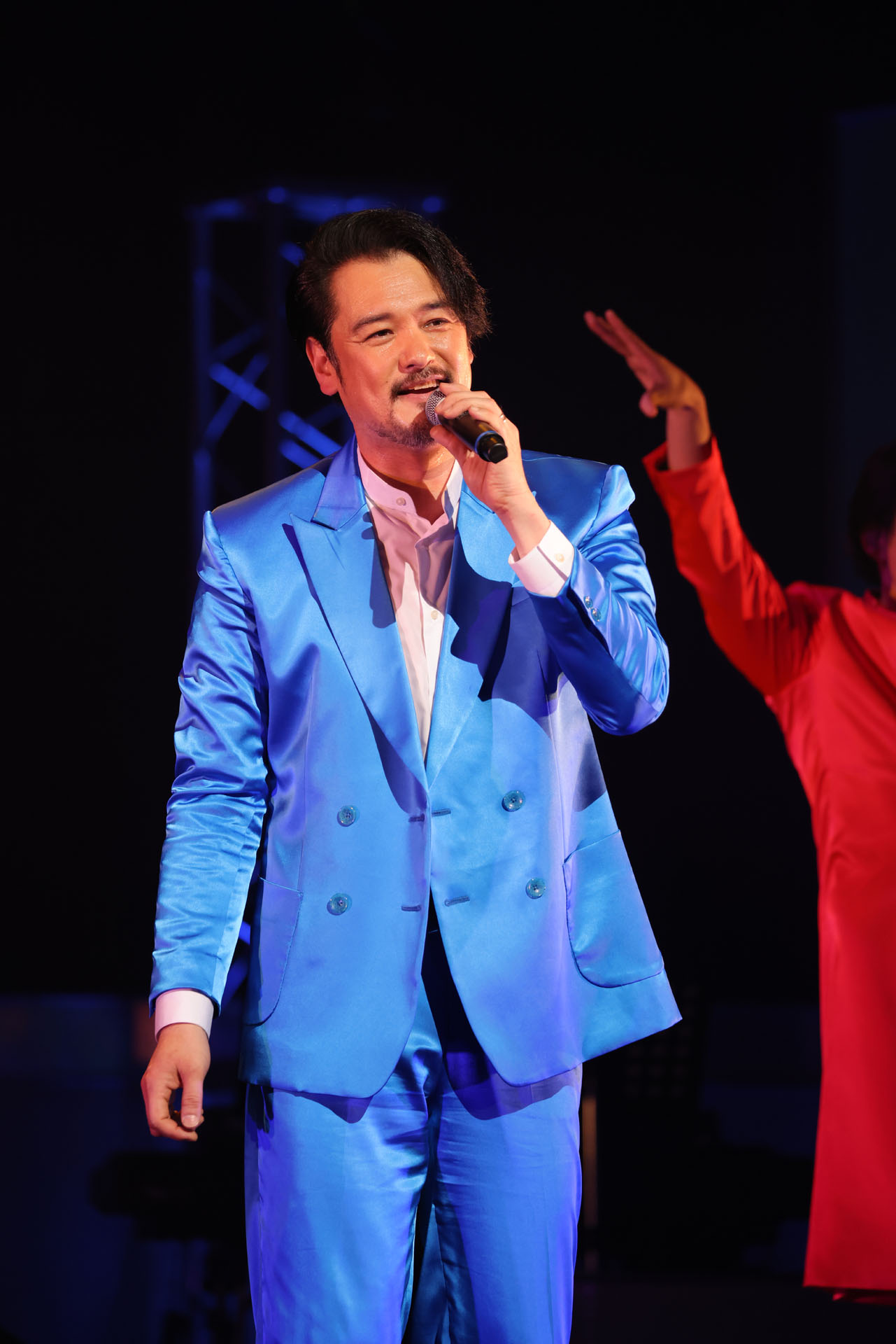 小田井涼平（純烈）