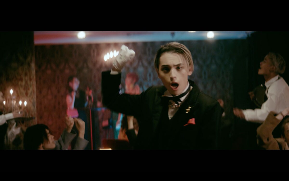 Novel Coreアルバムリード曲MV公開、ティザーにフォーマルな装いの姿