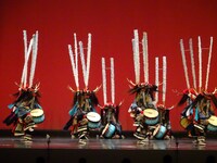 「鹿踊」の様子。