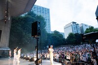 「lyrical school tour 2022 "L.S." FINAL @日比谷野外音楽堂」の様子。