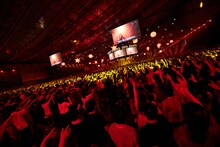 「GLAY LIVE TOUR 2022 ～We♡Happy Swing～ Vol.3 Presented by HAPPY SWING 25th Anniv.」幕張メッセ国際展示場9～11ホール公演の様子。（撮影：田辺佳子）