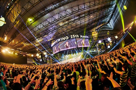 「GLAY LIVE TOUR 2022 ～We♡Happy Swing～ Vol.3 Presented by HAPPY SWING 25th Anniv.」幕張メッセ国際展示場9～11ホール公演の様子。（撮影：田辺佳子）