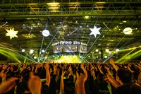 「GLAY LIVE TOUR 2022 ～We♡Happy Swing～ Vol.3 Presented by HAPPY SWING 25th Anniv.」幕張メッセ国際展示場9～11ホール公演の様子。（撮影：岡田裕介）