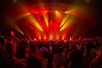 「MAKI OHGURO 30th Anniversary Best Live Tour 2022-23 -SPARKLE- Powered by CHANPAGNE COLLET」シーズン1の様子。