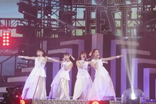 ももいろクローバーZ「ももクロ夏のバカ騒ぎ2022 -MOMOFEST-」の様子。(c)キングレコード