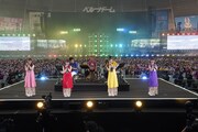 ももいろクローバーZ「ももクロ夏のバカ騒ぎ2022 -MOMOFEST-」の様子。(c)キングレコード
