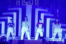 ももいろクローバーZ「ももクロ夏のバカ騒ぎ2022 -MOMOFEST-」の様子。(c)キングレコード